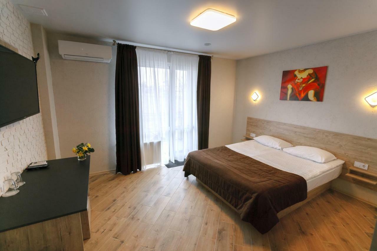 Raziotel Rishelyevskiy Cherson Exteriör bild