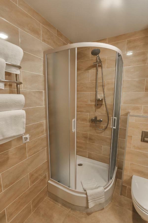 Raziotel Rishelyevskiy Cherson Exteriör bild